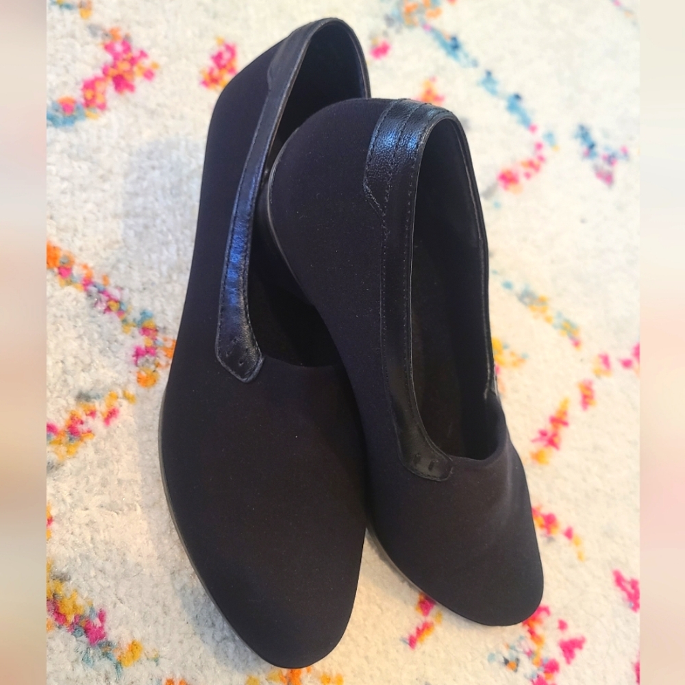 Black Munro Heels 7.5